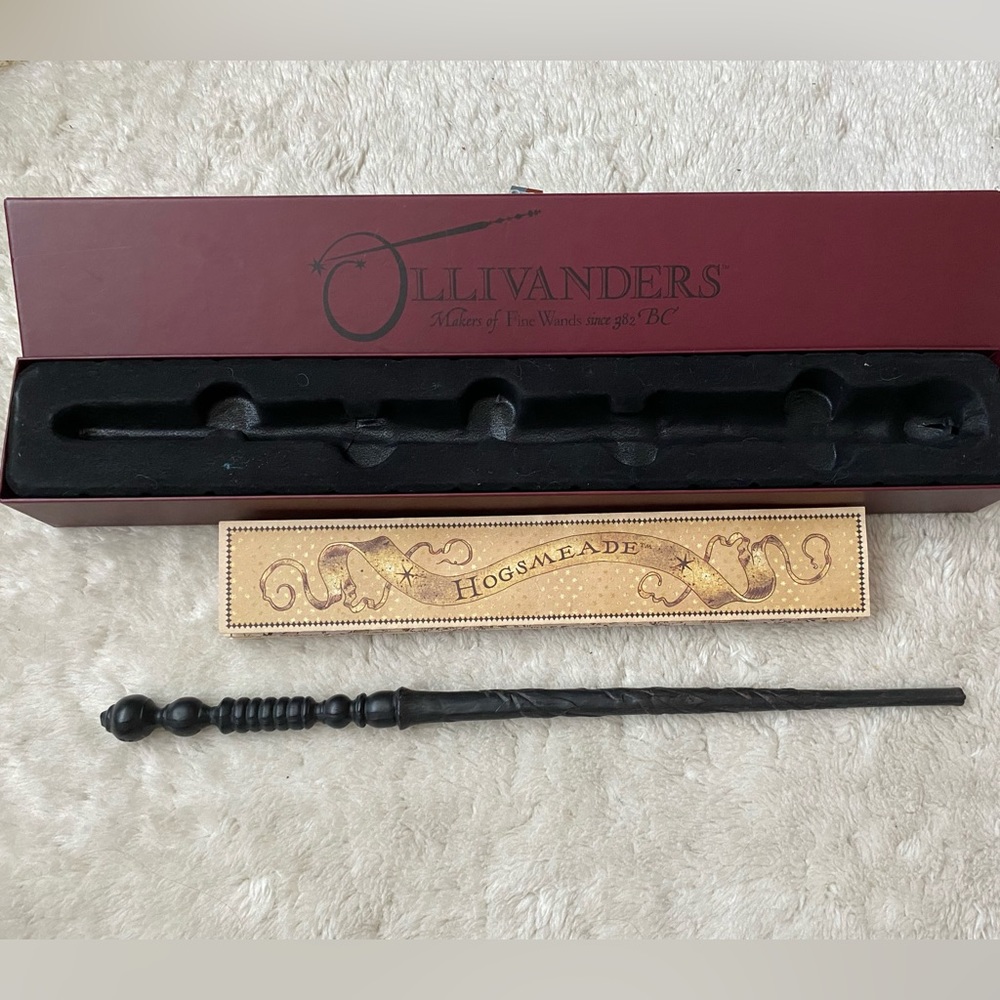 Harry Potter Universal Studios Interactive Ash 3 Ollivander Wand